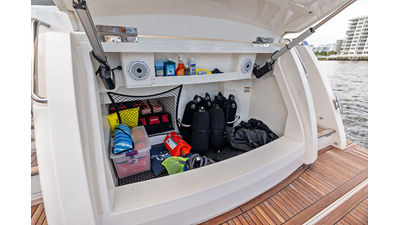 2026 RIVIERA 4600 Sport Yacht Platinum Edition - photo 48