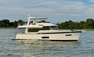 2025 SUMMIT Flybridge - photo 3