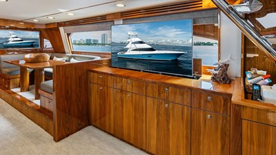 2017 VIKING 80 Convertible - photo 9