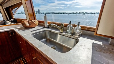 2017 VIKING 80 Convertible - photo 12