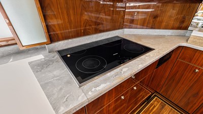 2017 VIKING 80 Convertible - photo 13
