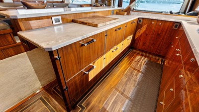 2017 VIKING 80 Convertible - photo 14