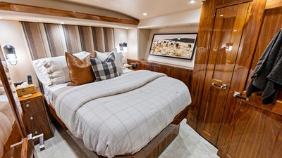 2017 VIKING 80 Convertible - photo 26