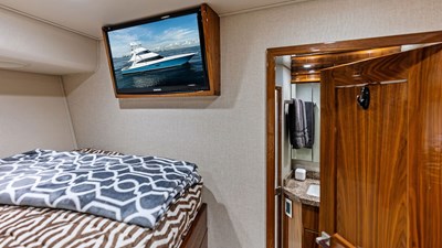 2017 VIKING 80 Convertible - photo 30