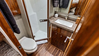 2017 VIKING 80 Convertible - photo 31