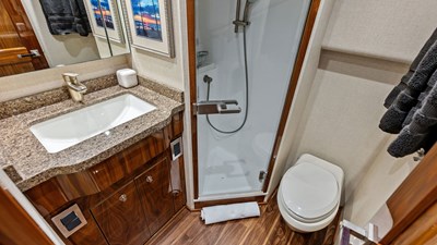 2017 VIKING 80 Convertible - photo 34