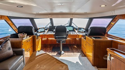 2017 VIKING 80 Convertible - photo 38
