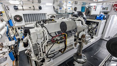 2017 VIKING 80 Convertible - photo 68