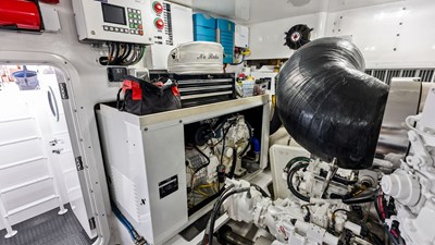 2017 VIKING 80 Convertible - photo 70