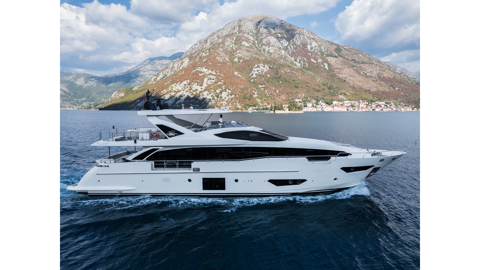 98.92' Azimut Grande - Photo