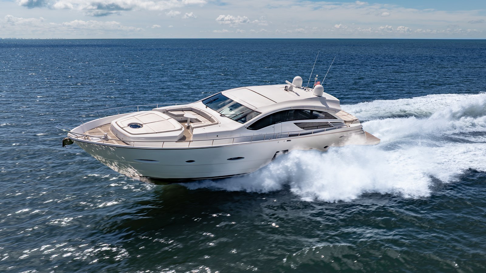 2010 PERSHING 80 — photograph 5
