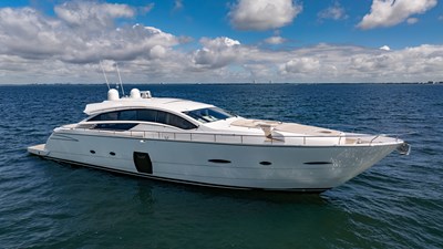 2010 PERSHING 80 - photo 10