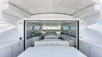 2010 PERSHING 80 - photo 21