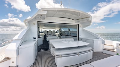 2010 PERSHING 80 - photo 22