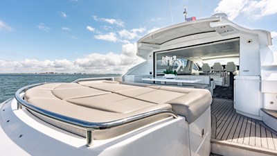 2010 PERSHING 80 - photo 24