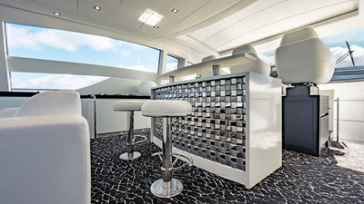 2010 PERSHING 80 - photo 36