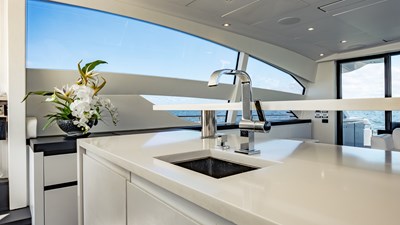 2010 PERSHING 80 - photo 38