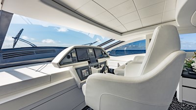 2010 PERSHING 80 - photo 41