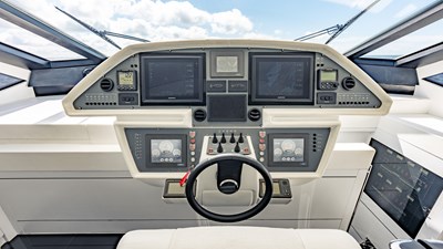 2010 PERSHING 80 - photo 42