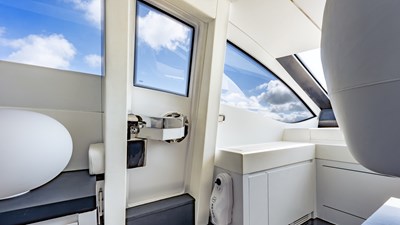 2010 PERSHING 80 - photo 46