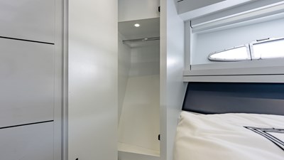2010 PERSHING 80 - photo 64