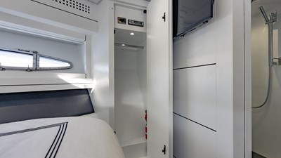 2010 PERSHING 80 - photo 65