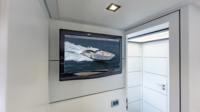 2010 PERSHING 80 - photo 74