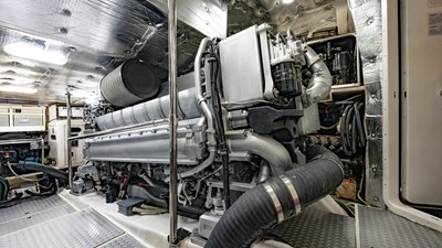 2010 PERSHING 80 - photo 94