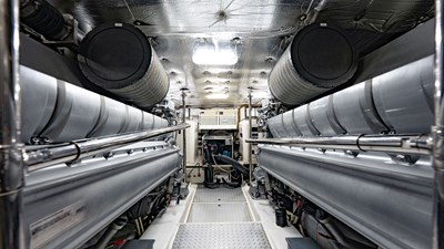 2010 PERSHING 80 - photo 96