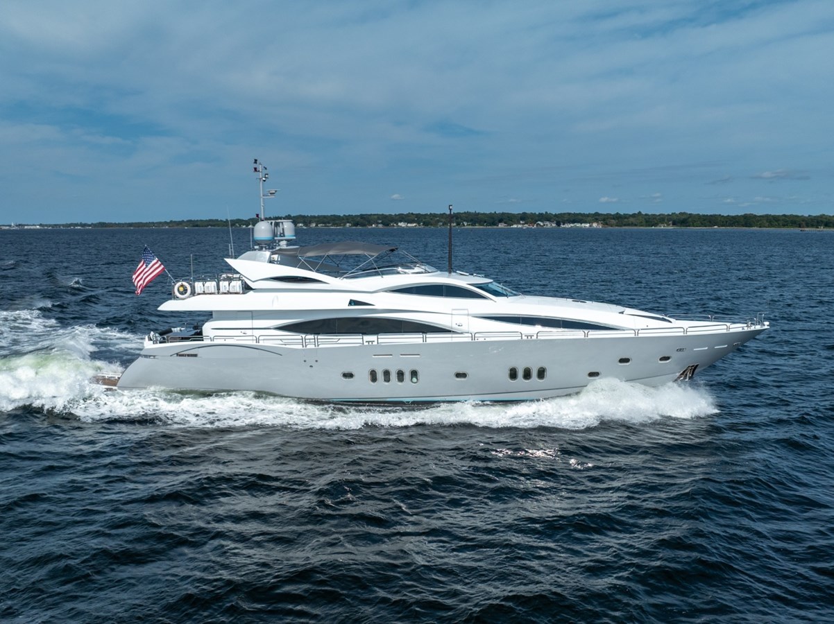 2004 Sunseeker 105 Yacht - Photo