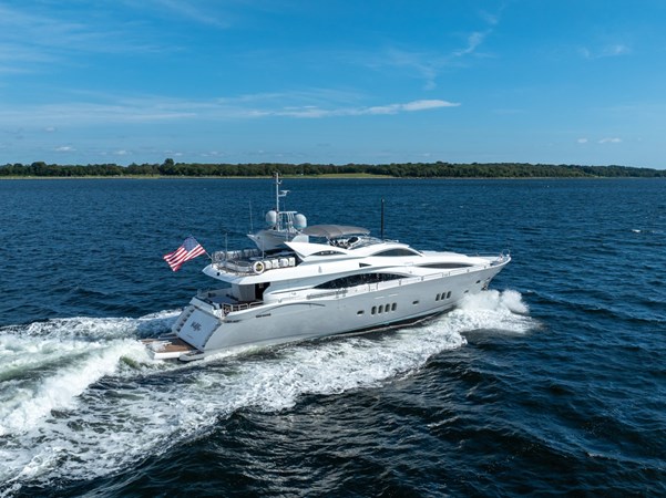 2004 SUNSEEKER 105