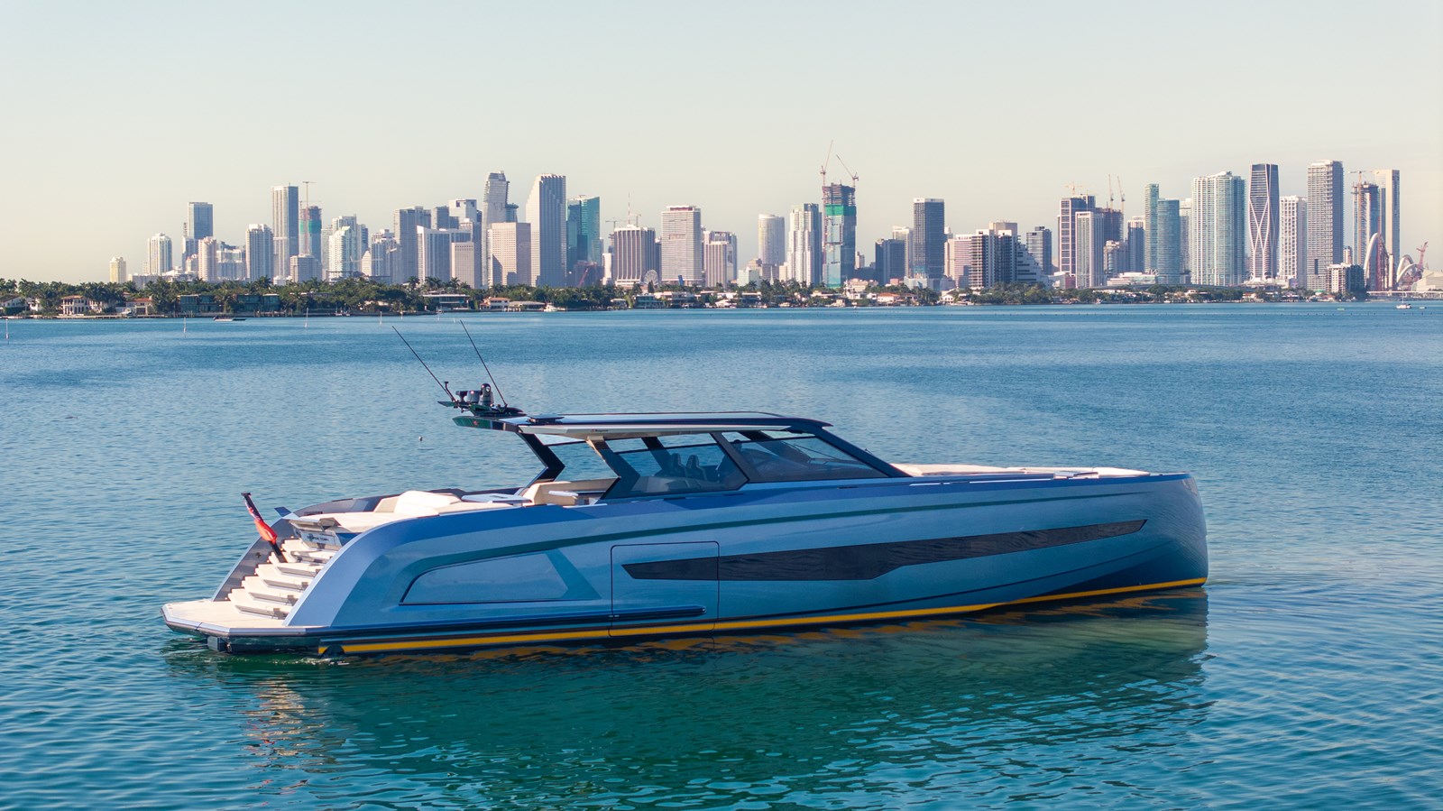 2026 VANQUISH YACHTS VQ70 — photograph 3