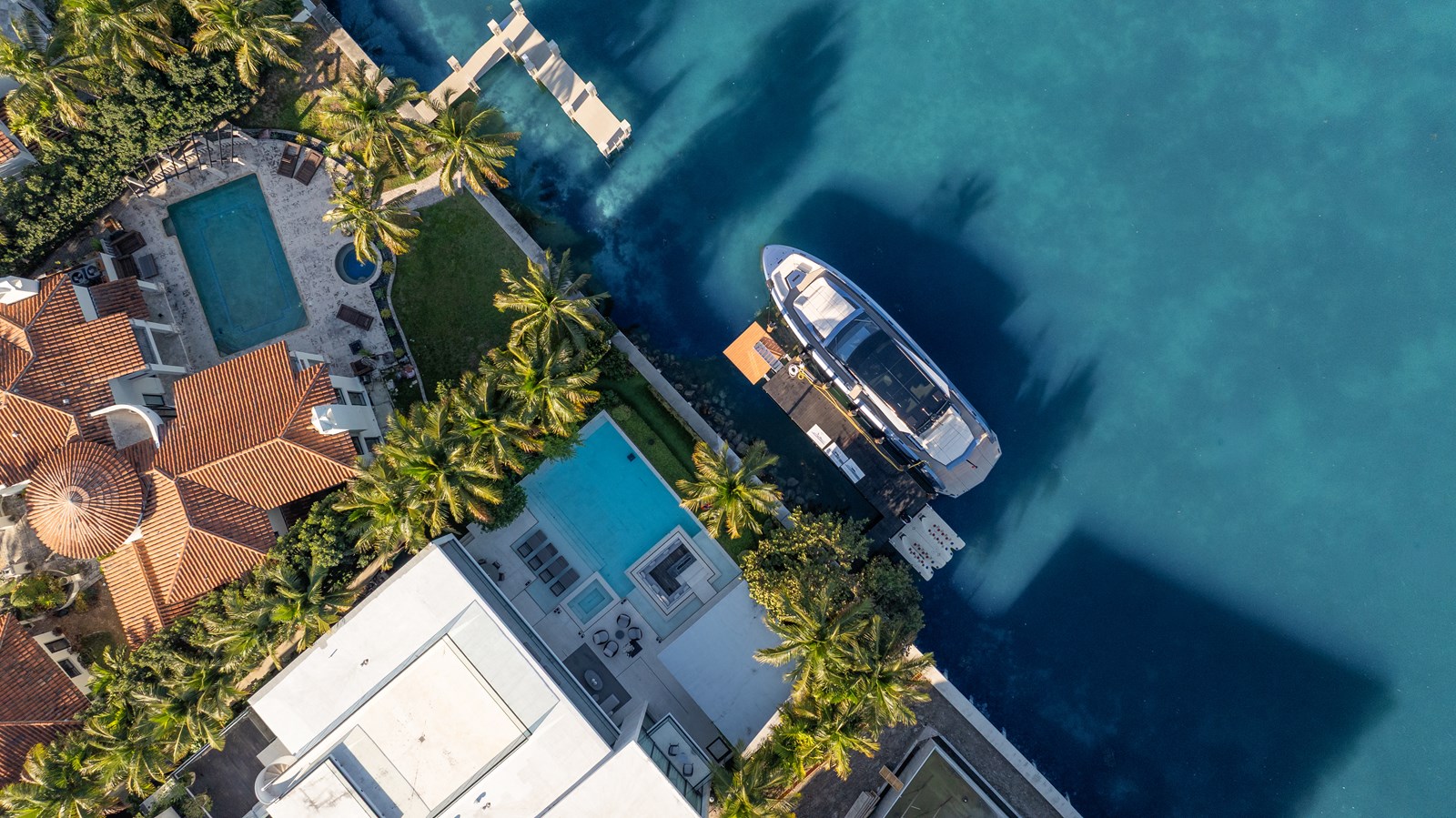 70' Vanquish Yachts