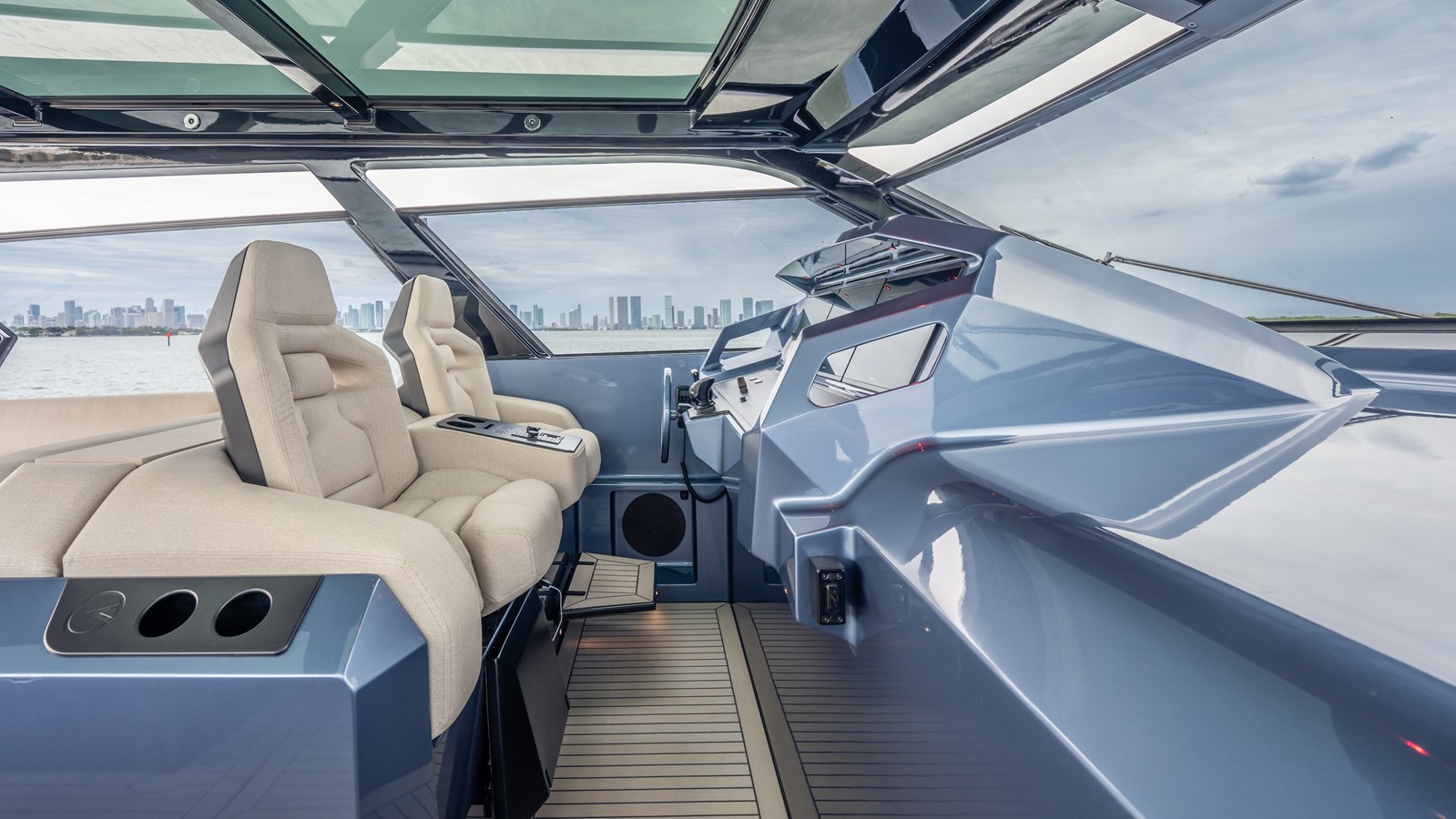 70' Vanquish Yachts