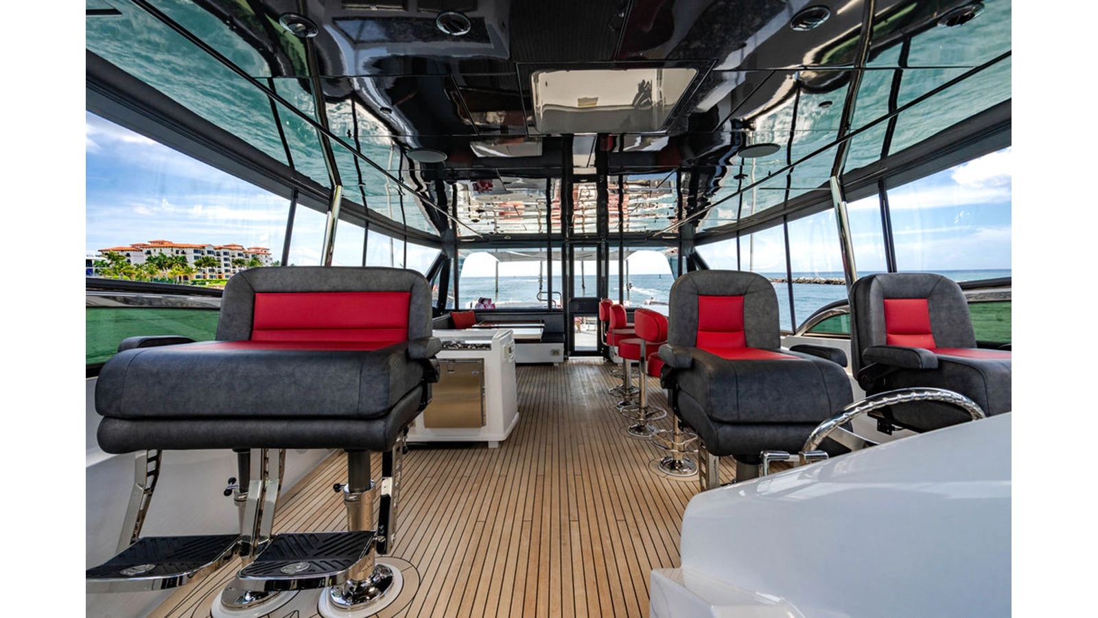 105' Hatteras