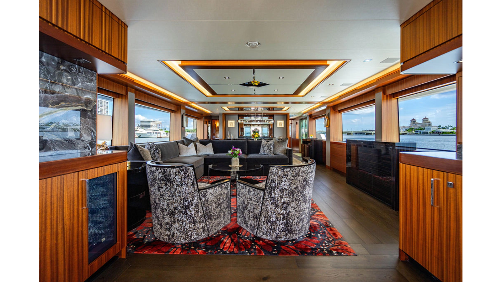 105' Hatteras