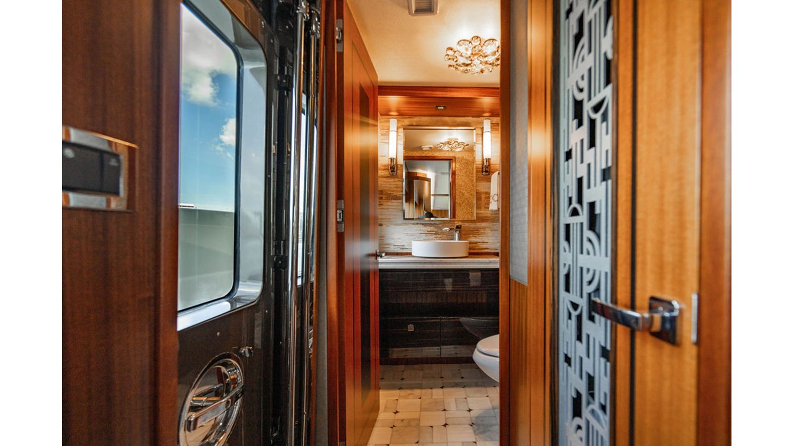 105' Hatteras