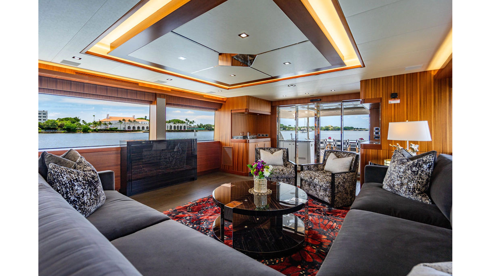 105' Hatteras