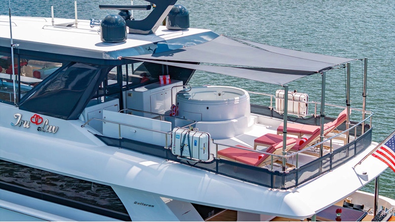 2022 HATTERAS Raised Pilothouse