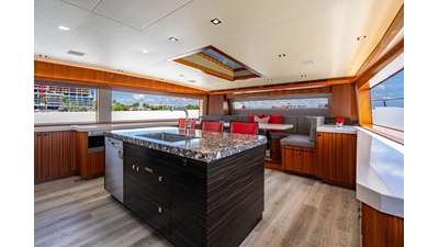 2022 HATTERAS Raised Pilothouse - photo 18