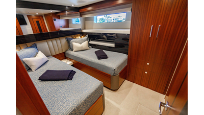 2022 HATTERAS Raised Pilothouse - photo 29