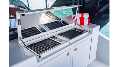 2022 HATTERAS Raised Pilothouse - photo 3