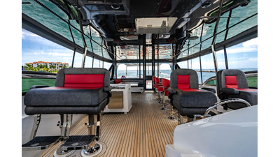 2022 HATTERAS Raised Pilothouse - photo 5