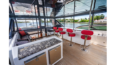 2022 HATTERAS Raised Pilothouse - photo 7
