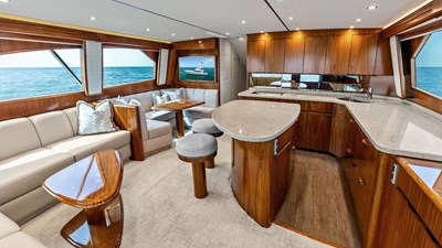 2018 VIKING 62 Convertible - photo 6