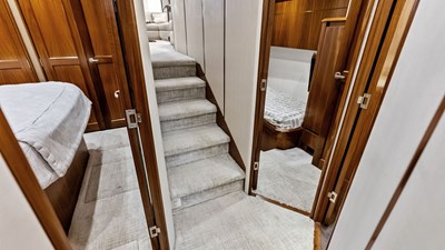 2018 VIKING 62 Convertible - photo 15