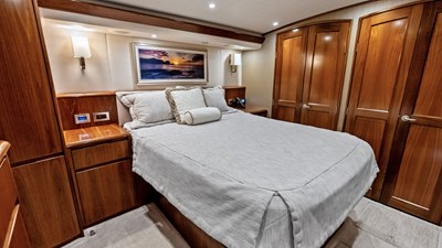2018 VIKING 62 Convertible - photo 19