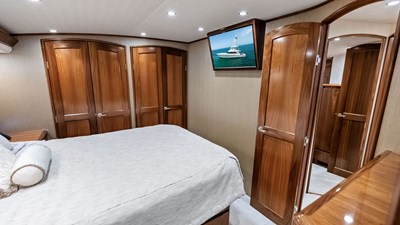 2018 VIKING 62 Convertible - photo 21