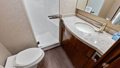 2018 VIKING 62 Convertible - photo 22