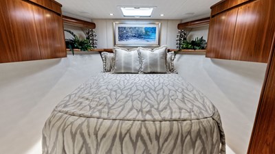 2018 VIKING 62 Convertible - photo 24